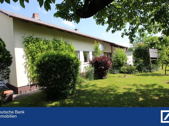 Wohnhaus mit Apartment und wunderschön, eingewachsenem Garten in Pocking