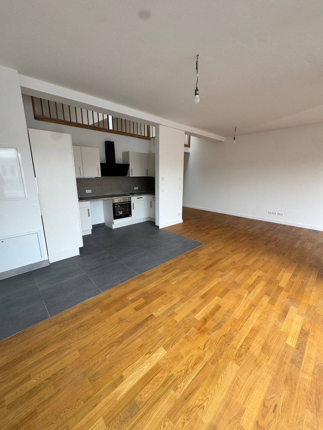 Hochwertige Dachgeschosswohnung mit Galerie und Stil - Foto 1
