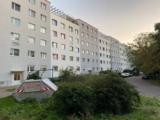 Nachmieter Studentenwohnug mit Dachterasse; Aralienstraße 7 Halle Blockhouse-City GWG (nur für Studenten, Nachweis nöti…