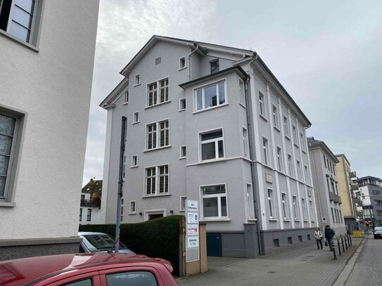 186 m² saniertes Büro mit Parkplätzen in der Südanlage