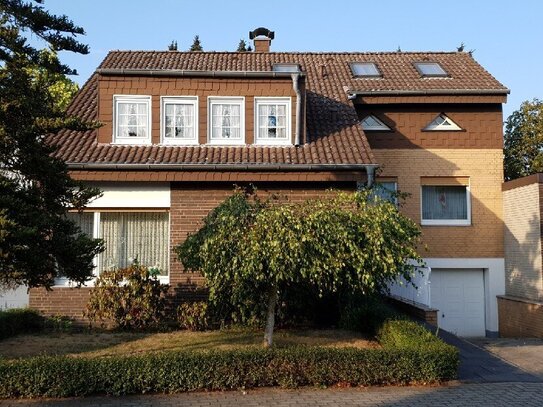 Aufgestockter Bungalow in idyllischer Sackgassenlage