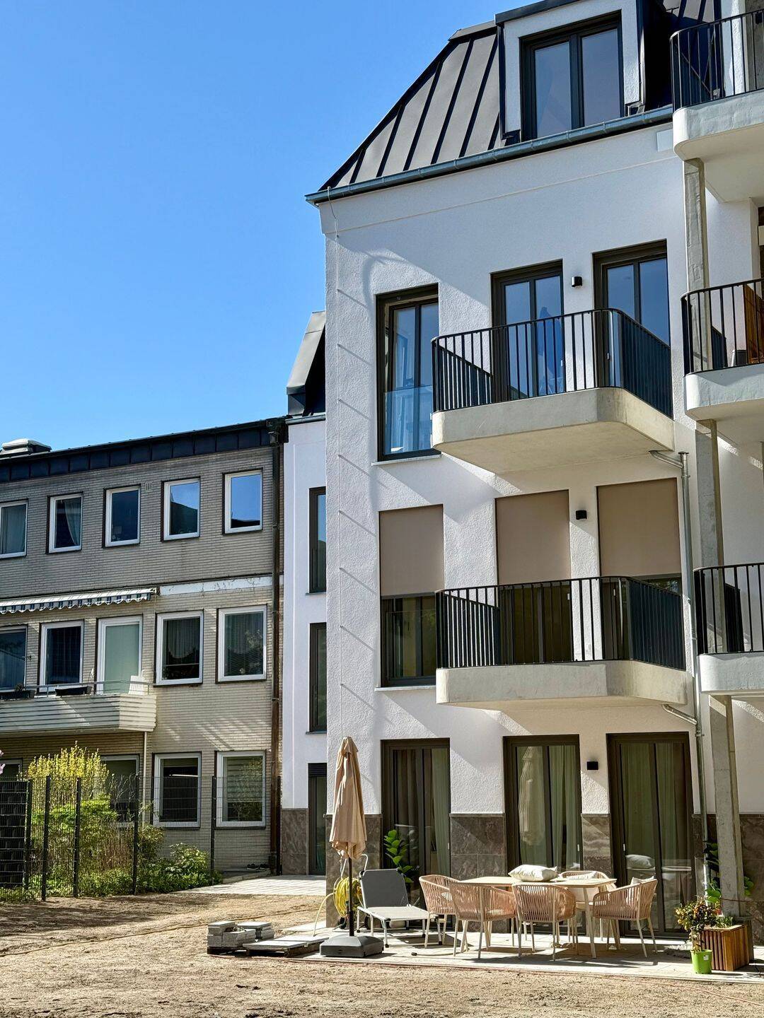 ab sofort! Maisonettewohnung mit Dachterrasse und Balkon, 2 Bäder, Fahrstuhl& Tiefgarage - Photo 1