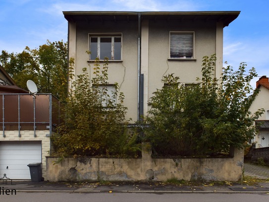 Ein-/Zweifamilienhaus für Sanierungsprofis!