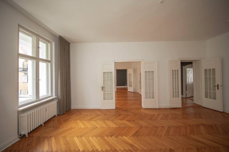 sehr schöne 6 zi-whg mit balkon EBK u. aufzug in der wielandstrasse - Photo 1