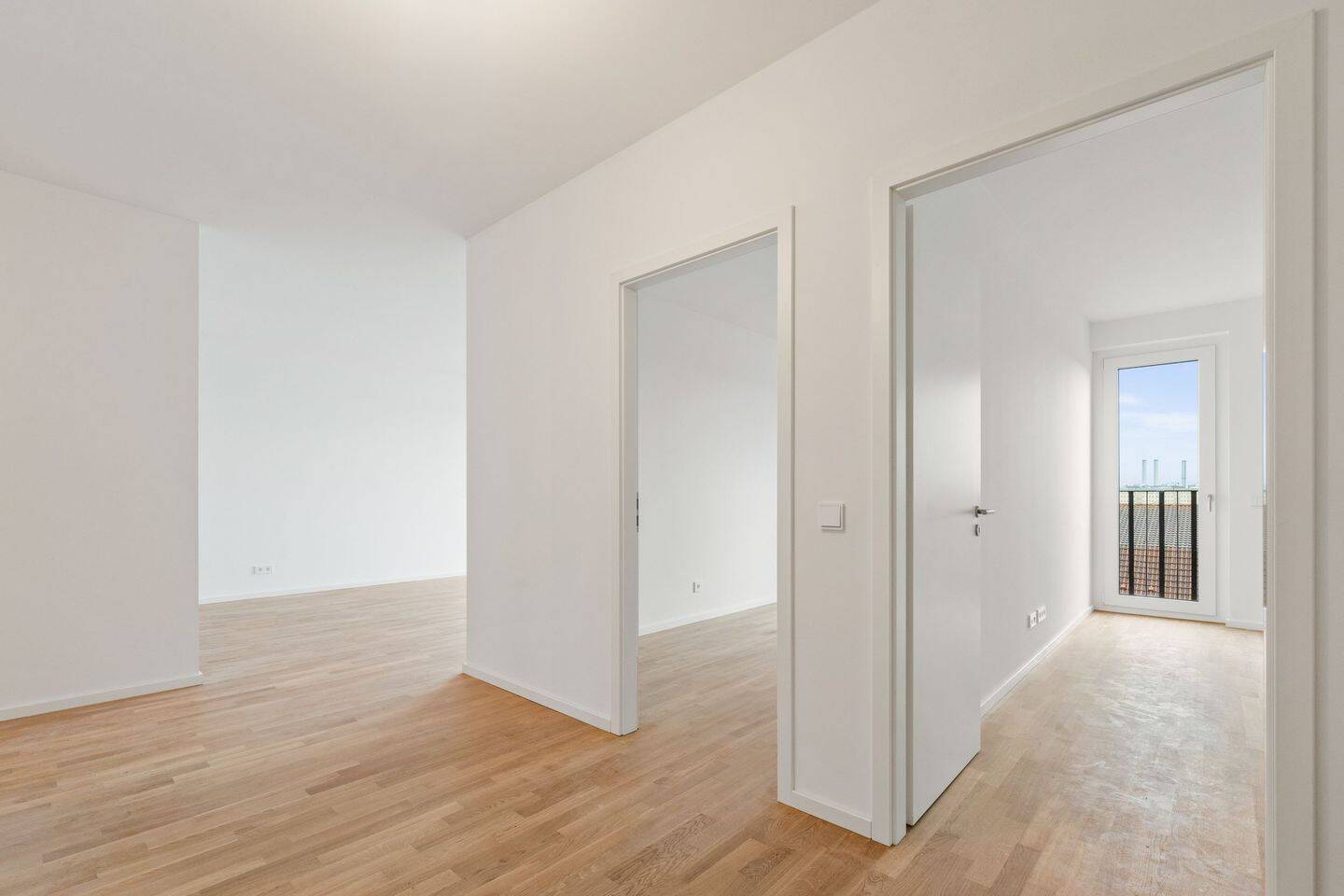 Neubau Erstbezug * 4 Zimmer Wohnung im 1.OG * Balkon * Einbauküche * TG Stellplatz - Foto 1