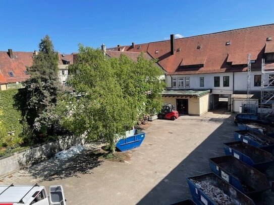 Erlangen! Sehr chice u. hochwertige 2 Zi.-NB-Maisonette im grünen Innenhof! Nähe Schlossgarten!