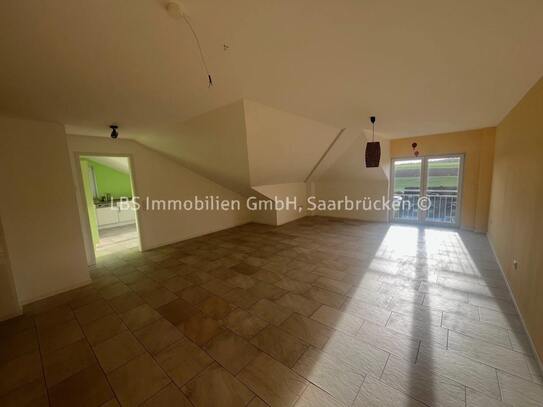 Große Dachgeschosswohnung mit 3 Schlafzimmern in Newel - 106m² Wfl. - Carport