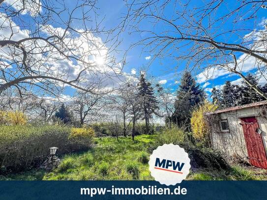 Idyllisches Grundstück direkt am Haussee