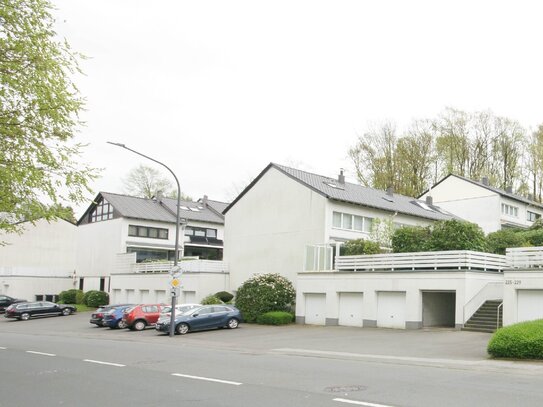 Leben nähe Toelleturm, 2-Zimmer, Küche, Diele, Bad, Balkon und Garten