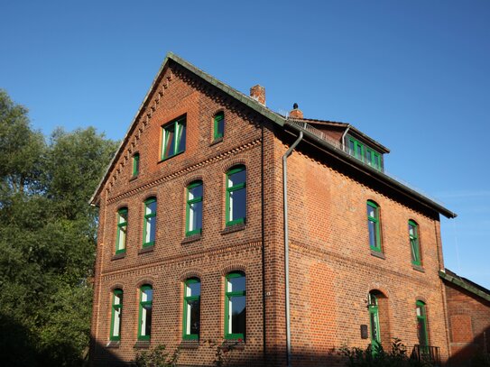 Charmantes Ein- oder Mehrfamilienhaus für ihre große Familie oder auch ihr Gewerbe zu verkaufen