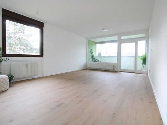 Top modernisierte, freie 2-Zi.-Whg. mit Balkon und Stellplatz in ruhiger Lage