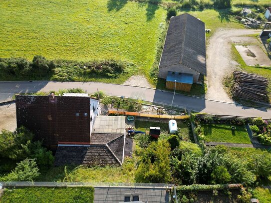 Idyllisches Einfamilienhaus im Grünen zum Sanieren