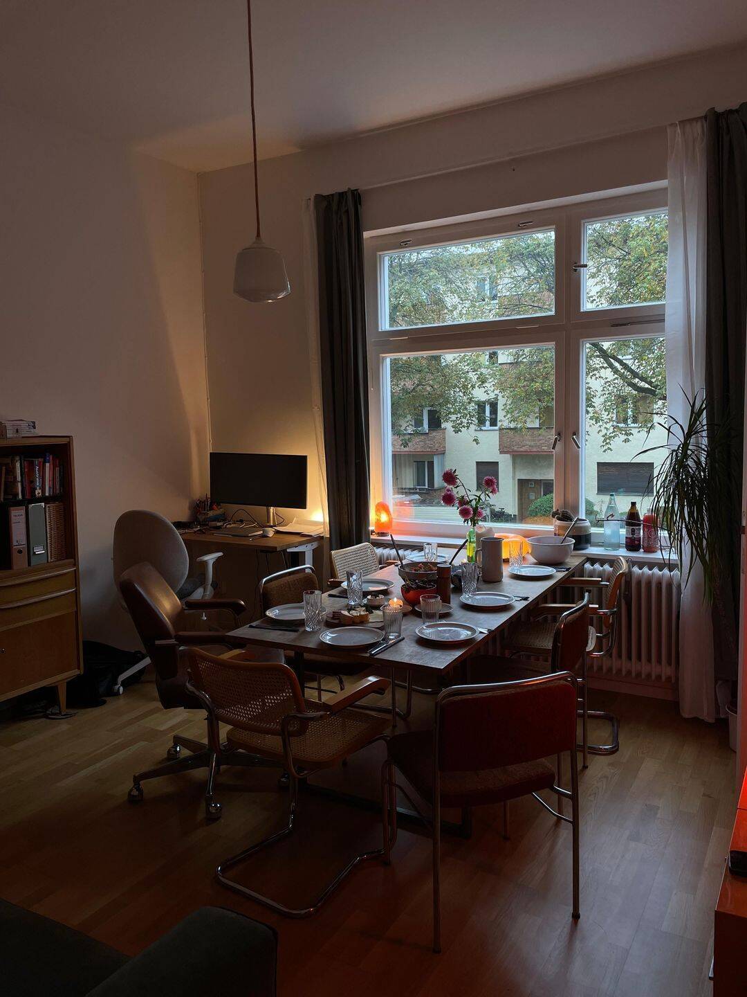 Zwischenmiete: Main und Juni Altbauwohnung - Photo 1