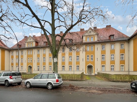 Vermietete 5,5 Zimmer Wohnung im Dahlem-Palais mit ca. 130 m² in Berlin Dahlem zur Kapitalanlage