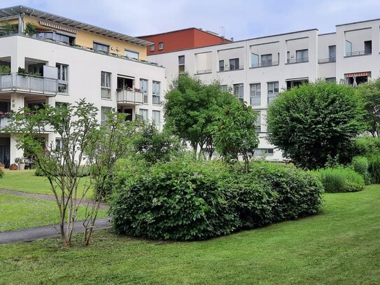 TOP - Großzügige 2-Zimmer-Wohnung mit Sonnenbalkon und Aufzug am Stadtrand Berlin