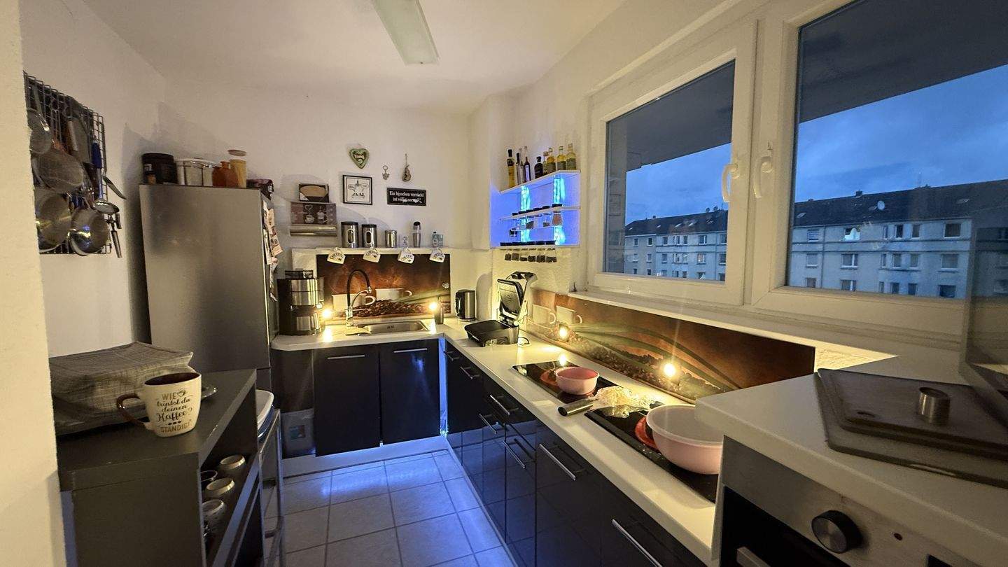 Renovierte 2,5-Zimmer-Wohnung in Essen-Holsterhausen - neue Fenster und Dach.