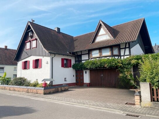 Charmantes, erweitertes Einfamilienhaus in Harthausen mit 250 m², umfassend saniert/modernisiert