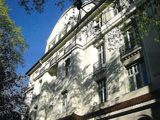 Herrschaftliche Altbauwohnung in Jugendstilhaus in Bogenhausen „Herzogpark“, Nähe Kufsteiner Platz