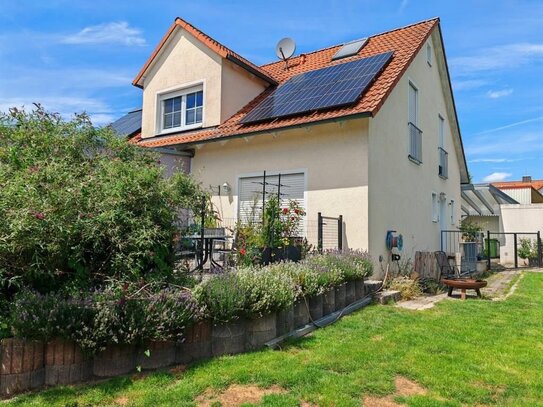 Einfamilienhaus mit Einliegerwohnung ***RESERVIERT***