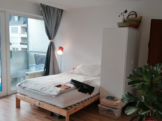 Schöne Single-Wohnung mit Balkon