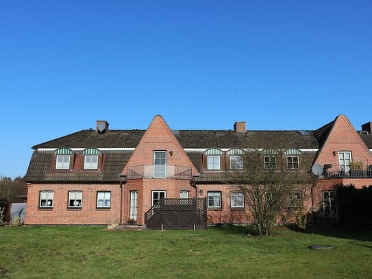 Großzügige 2-Zimmer Wohnung mit Carport und Balkon mit schöner Aussicht!