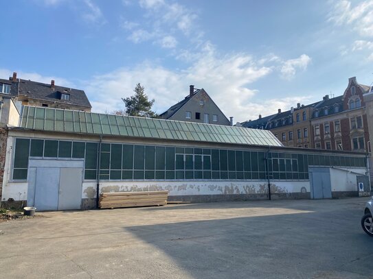 Große Lagerhalle, Werkhalle mit Oberlicht und Betonboden