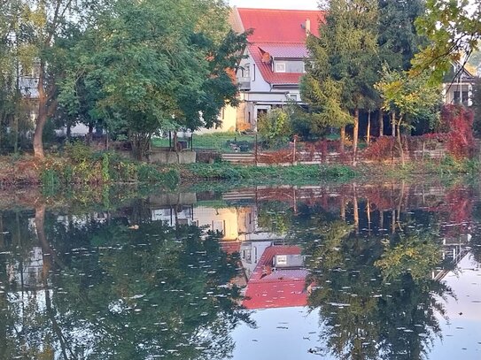 Wassergrundstück mit Wohnhaus in Aderstedt