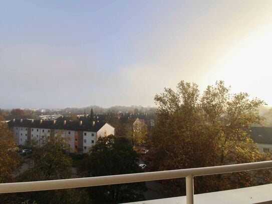 Schöner Ausblick auf Dachau: 3-Zimmer-Wohnung mit Balkon - Erbbaurecht