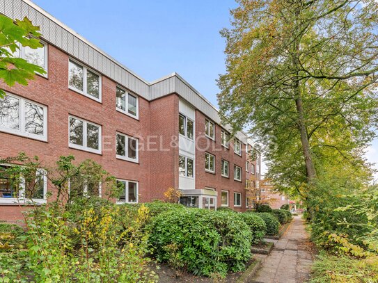 Großzügige Zwei-Zimmer-Wohnung in Top-Lage von Volksdorf mit Blick ins Grüne und TG-Stellplatz