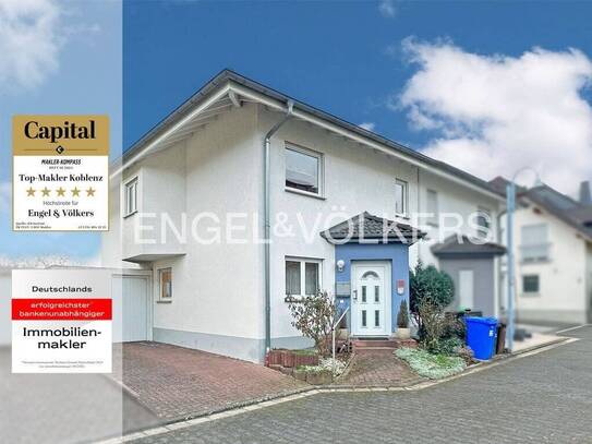 Moderne Doppelhaushälfte in ruhiger Wohnlage mit Ausblick