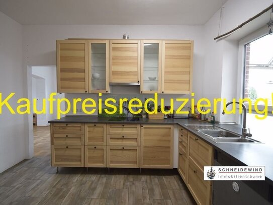 Ein-Zweifamilienhaus + 2 Scheunen + Doppelgarage + 2 Heizungsanlagen + Holzbestand + 2 Einbauküchen