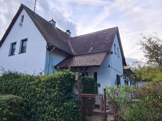 Freistehendes Einfamilienhaus mit einem tollen Grundstück ohne direkten Nachbarn zentral in Ansbach