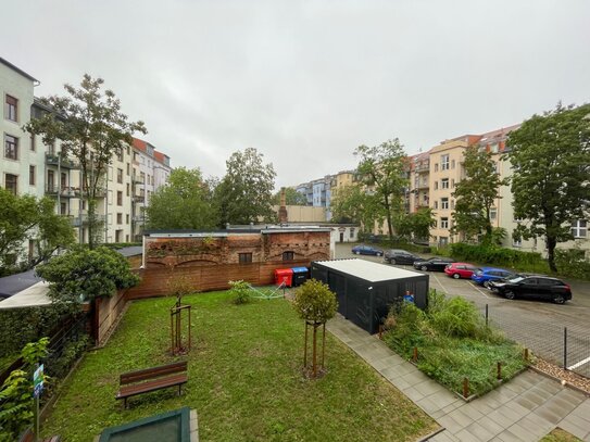 Dresden-Friedrichstadt: Altbauwohnung mit Balkon und Abstellraum!