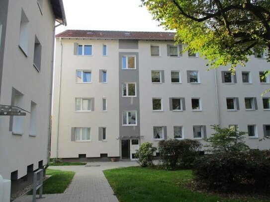 Schöne, renovierte 3-Zimmer-Wohnung mit Balkon!