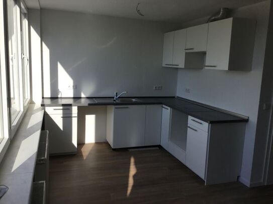 Große, helle, komplett sanierte 3 Zimmer-Wohnung in Schleswig Nord. Ideal für Paare!