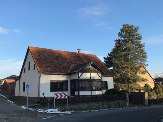 Großes EFH mit Scheune, Stallungen, Carport und Gartenteil