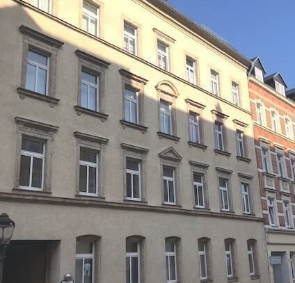 +++ Große ruhige 2 Zimmer-Wohnung mit Balkon in Bernsdorf +++