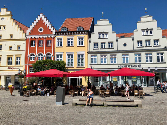 Schöne Praxis / Bürofläche in bester Lage am Markt