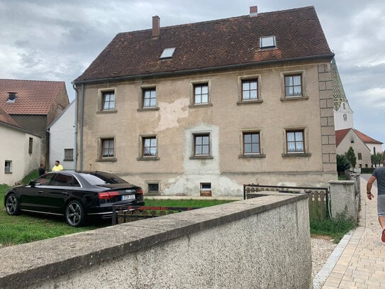 Mehrfamilienhaus zu vermieten, 3 Wohnungen