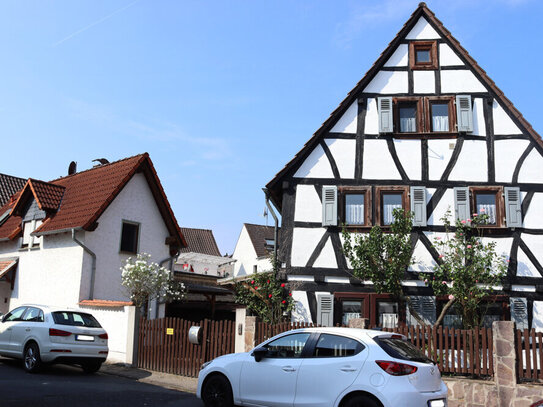 Zwei Häuser auf einem Grundstück - Fachwerkhaus und Einfamilienhaus in Mainhausen/Zellhausen