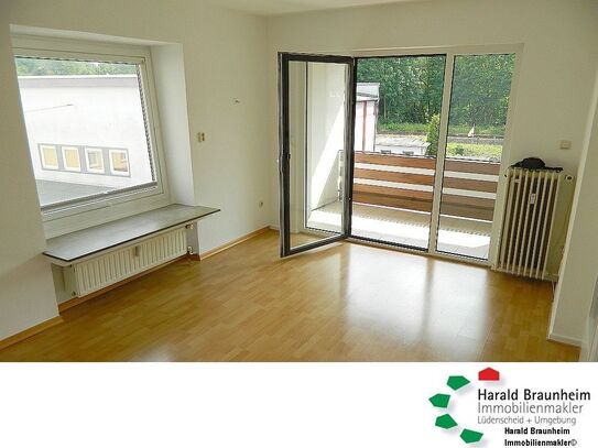 Renovierte Singlewohnung in ruhigem Haus mit sonniger Loggia, ca. 65m²