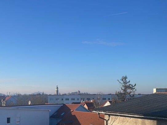 Wohnen über den Dächern der Stadt - 1-Raum-Wohnung im 2. OG mit Balkon