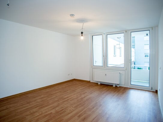 ** TRAUMWOHNUNG ** sanierte 2-Zimmerwohnung mit Loggia