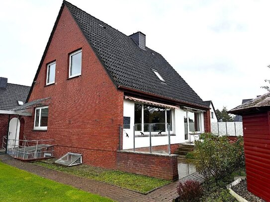 Einfam.-Haus mit Vollkeller, Garage + Pavillon