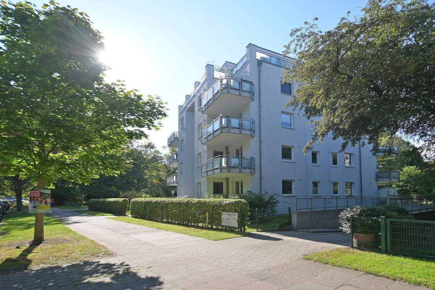 Moderne 3 Zimmer Wohnung am Eppendorfer Moor mit 2 Balkonen, 2 Bädern und Garagenstellplatz!