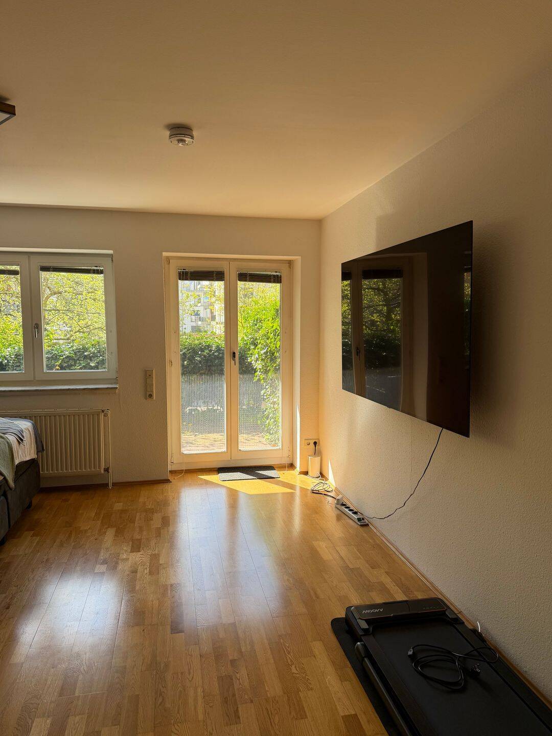 Vollmöblierte, helle 1,5-Zimmer Wohnung mit Terrasse in Berlin-Köpenick - Photo 1