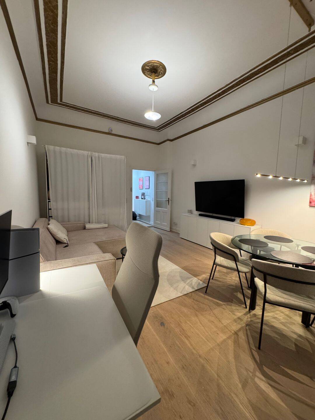 Charmante 1-Zimmer-Wohnung mit separatem Schlafbereich & Garten unmöbliert in Charlottenburg-Wilmersdorf - Photo 1