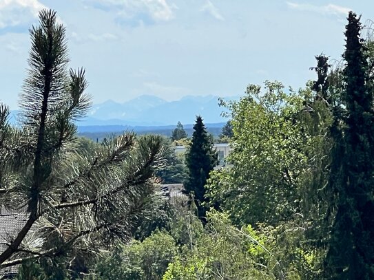 Renovierungsbedürftige, barrierefreie, helle 4 Zimmerwohnung mit Alpenblick