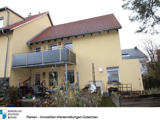 Dachgeschosswohnung mit Balkon und Stellplatz im 1. OG. in sehr guter Lage in Neumarkt