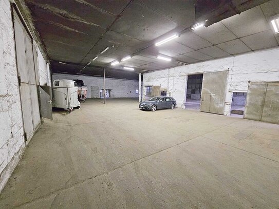 Kalthallentrakt mit ca. 1.400 m² + Sozialtrakt mit ca. 100 m² in Güstrow zu vermieten, 2,5 EUR/m²